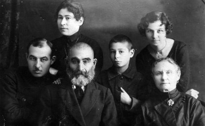 Фото Цыгальницкого Бориса Гурьеича с семьей